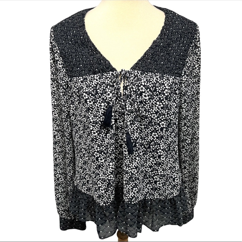 Tularosa Harrison Boho Navy & White Tassel Tie Printed Top - Picture 5 of 14